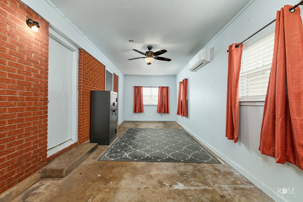 2778 University Ave Property Photo 21