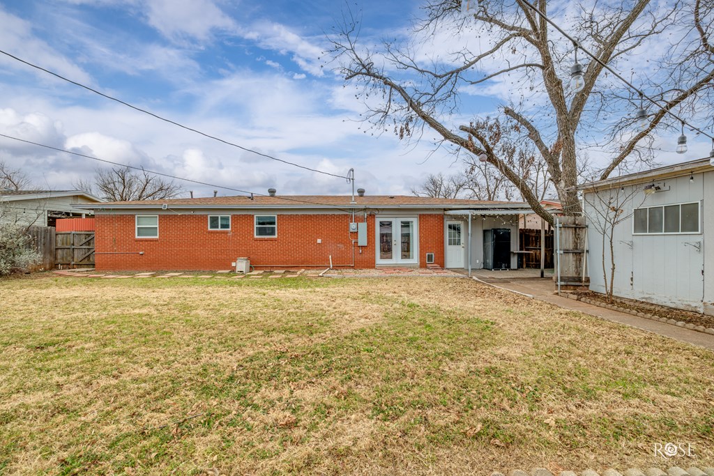 2778 University Ave Property Photo 26