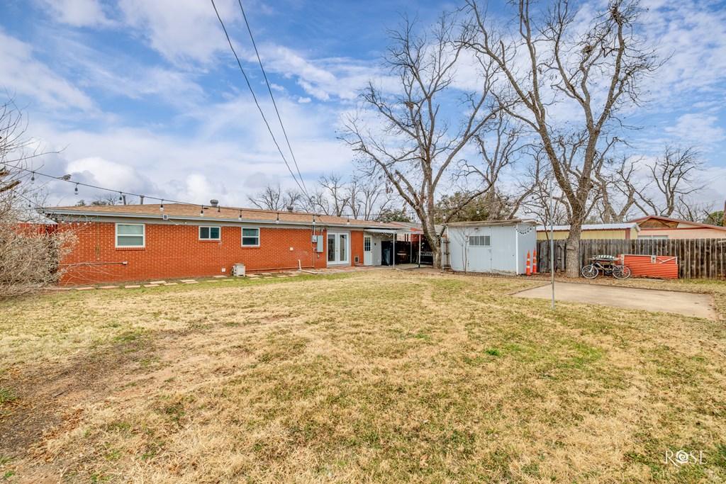 2778 University Ave Property Photo 27