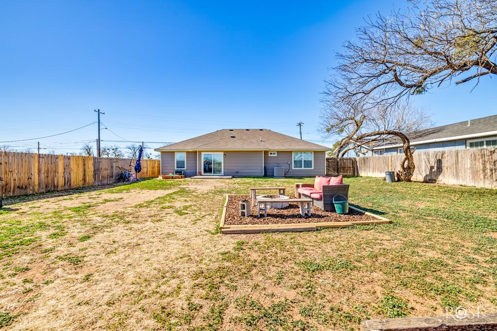 3118 Travis St Property Photo 32