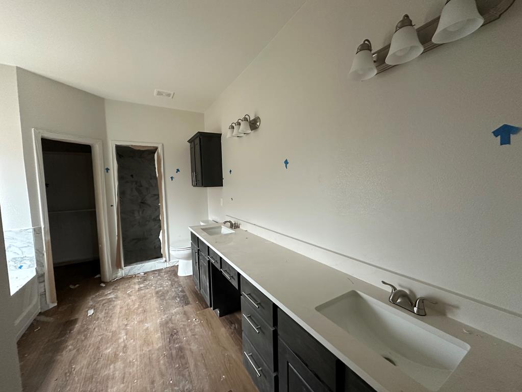 1945 Lamplighter Lane Property Photo 9