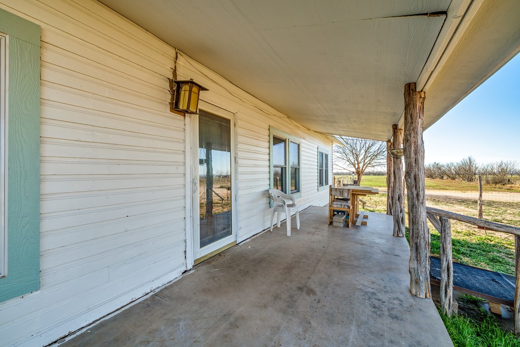 8458 W Grape Creek Rd Property Photo 4
