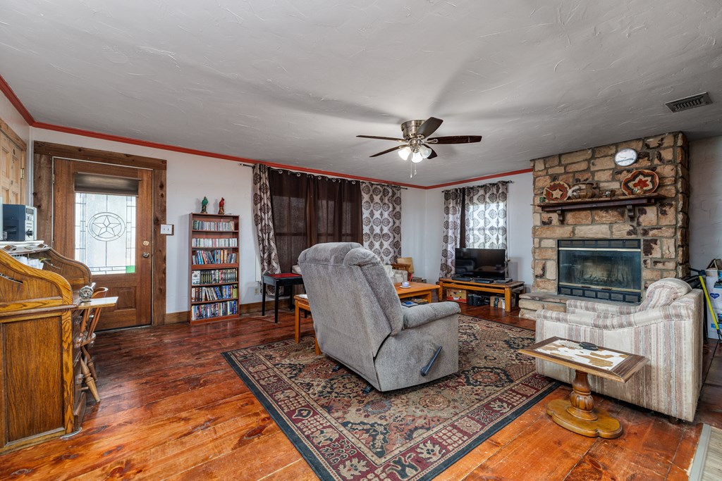 8458 W Grape Creek Rd Property Photo 6