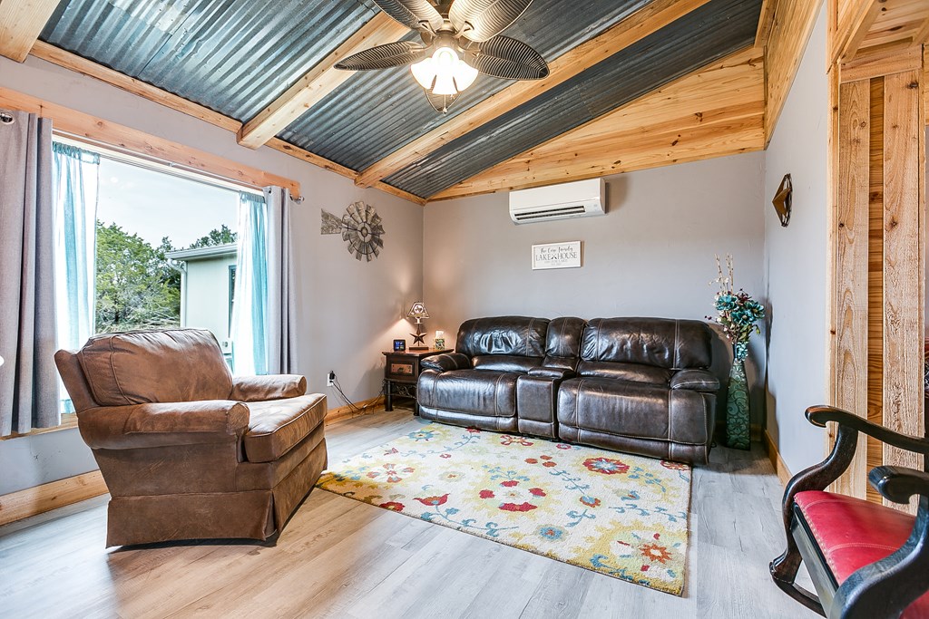10480 San Clemente Dr Property Photo 6