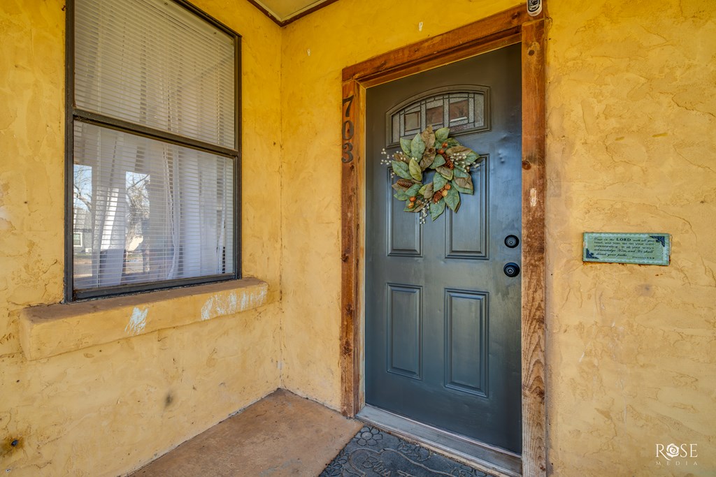 703 Parsons St Property Photo 3