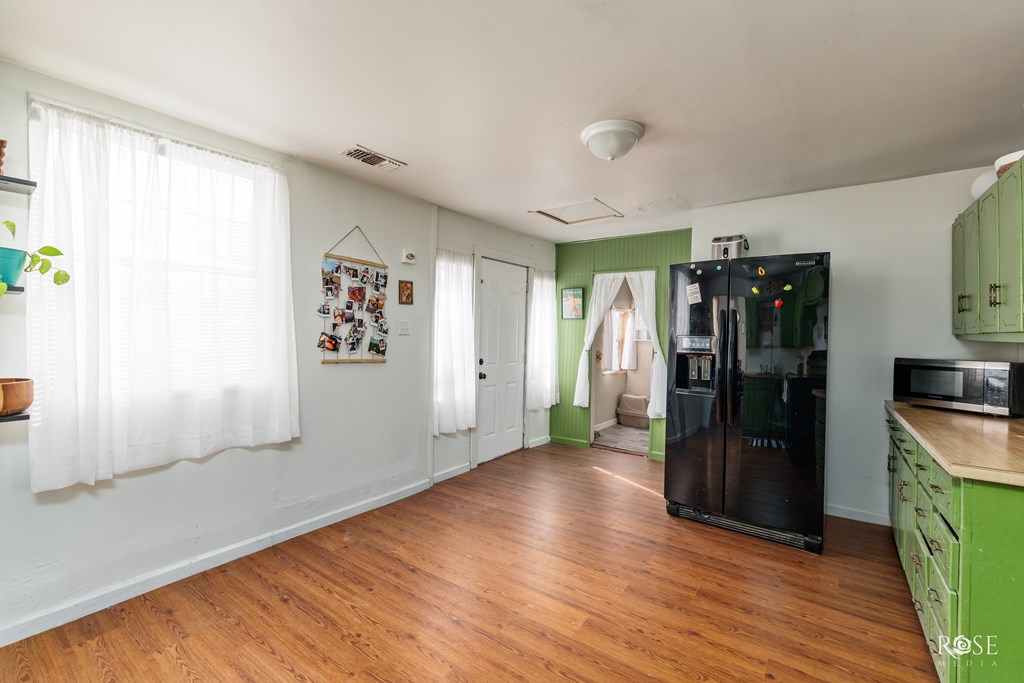 703 Parsons St Property Photo 18