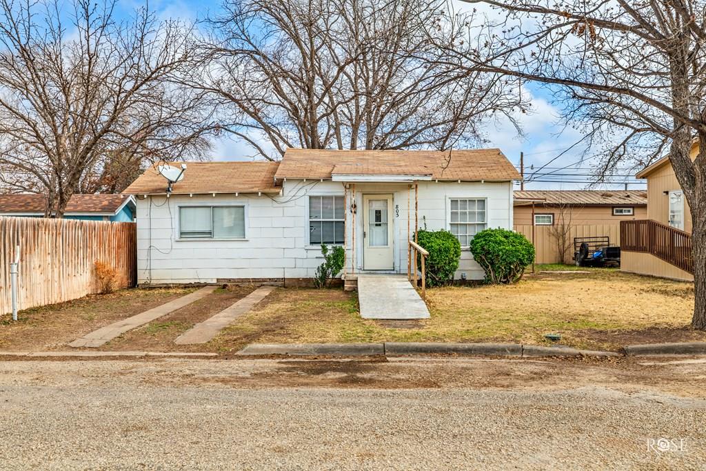 805 Mesquite Ave Property Photo