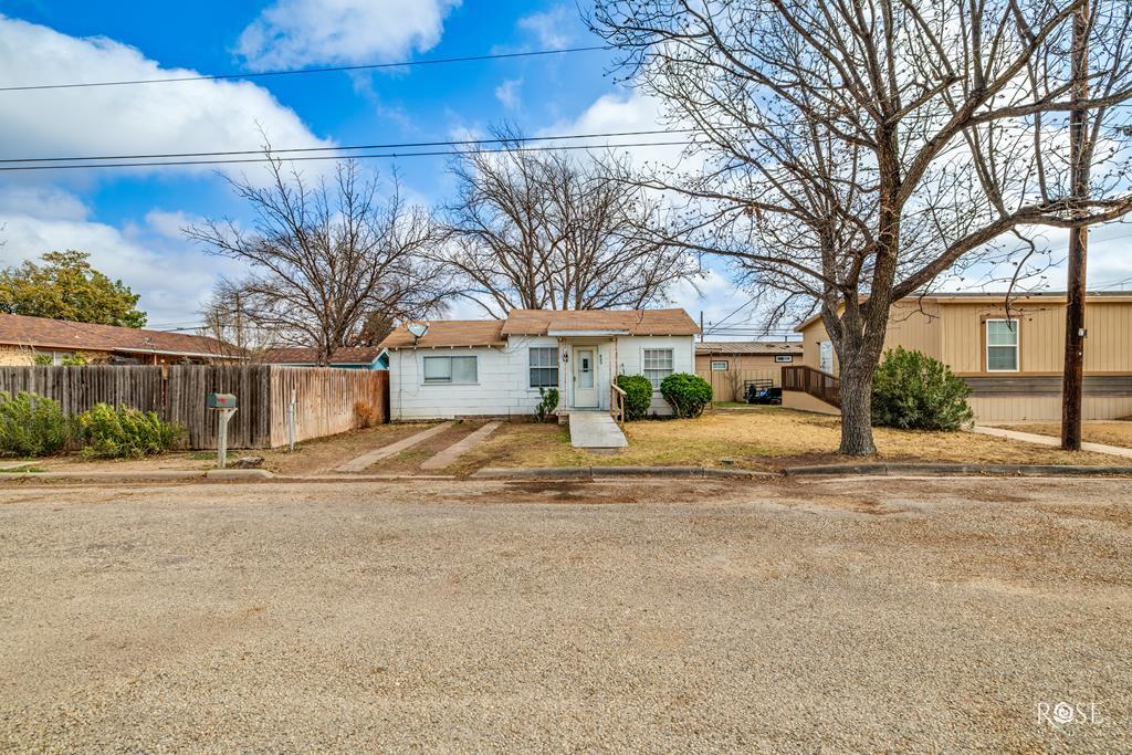 805 Mesquite Ave Property Photo 2
