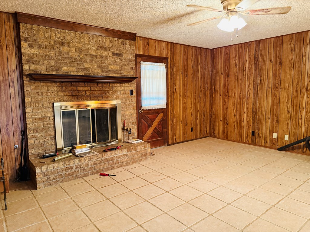 120 Parkwood Dr Property Photo 2