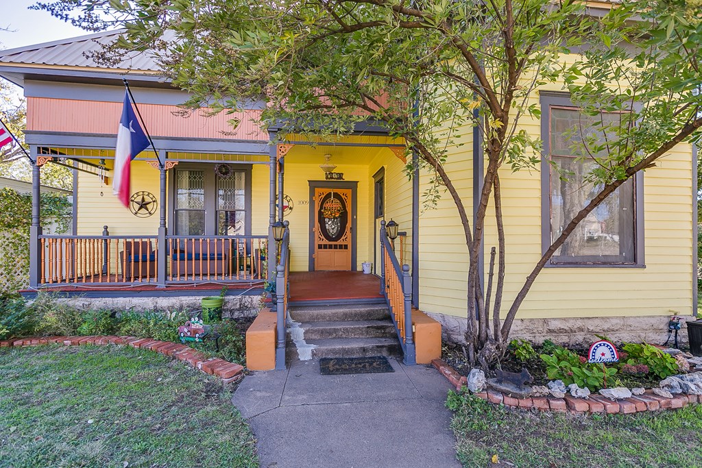 1009 8th St Property Photo 5