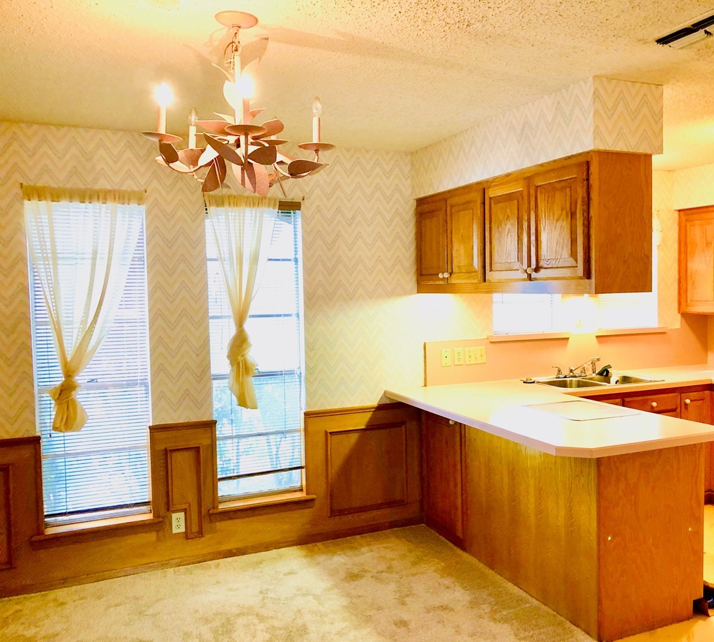 3854 Millbrook Dr Property Photo 3