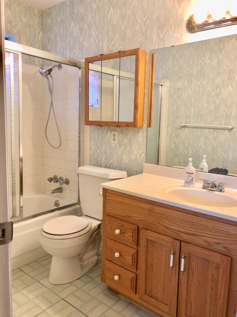 3854 Millbrook Dr Property Photo 9
