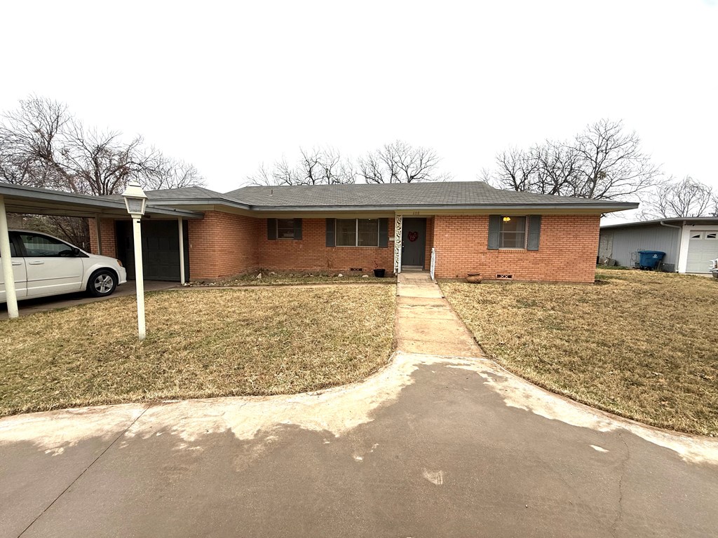 608 Mccarver Dr Property Photo 2