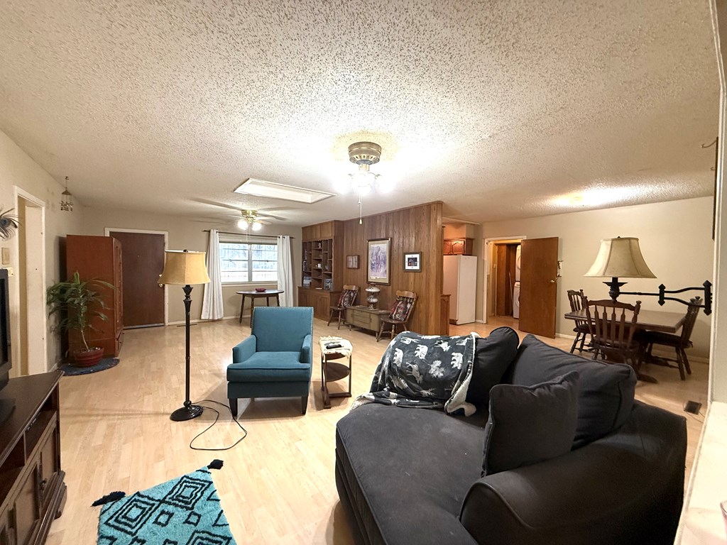 608 Mccarver Dr Property Photo 4