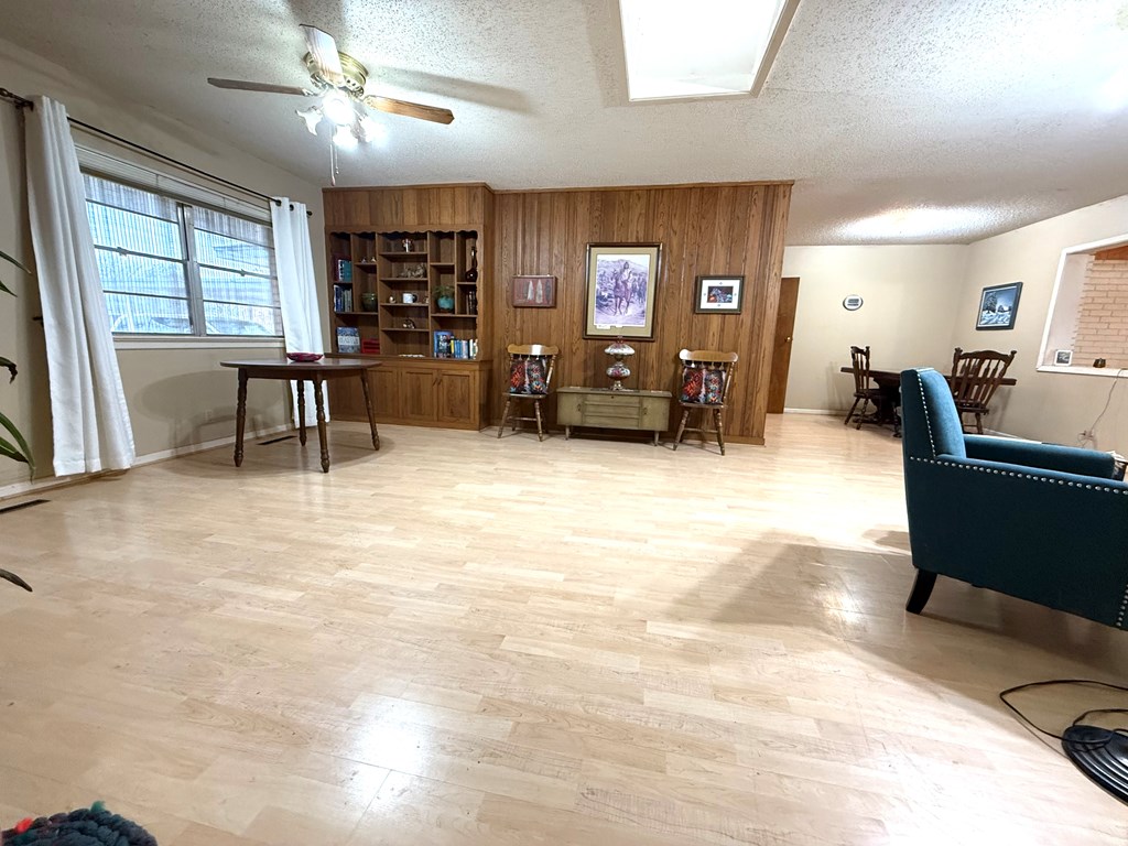 608 Mccarver Dr Property Photo 6
