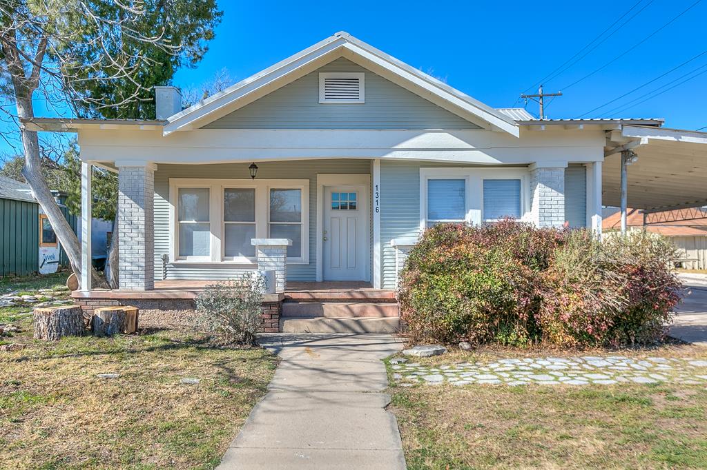1316 Live Oak St Property Photo 1