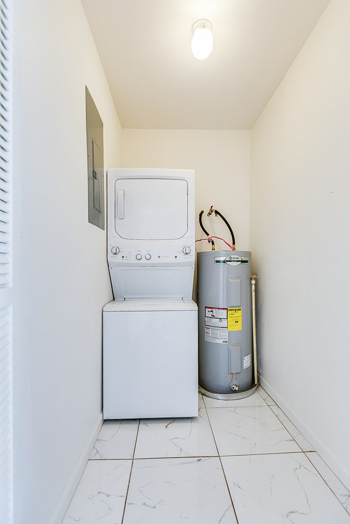 1316 Live Oak St Property Photo 17