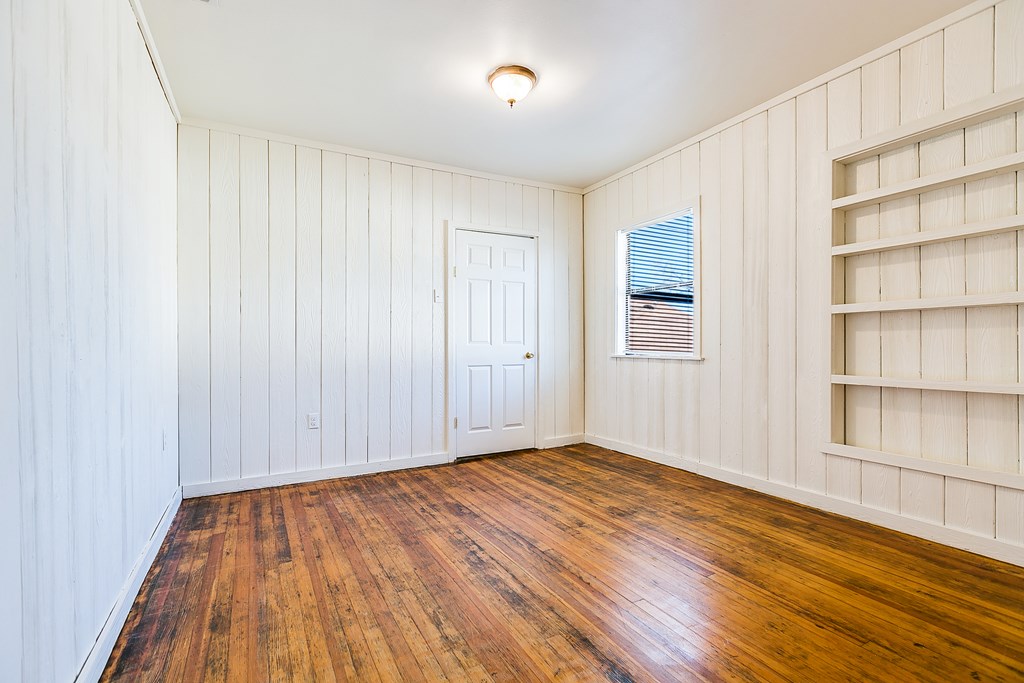 1316 Live Oak St Property Photo 27