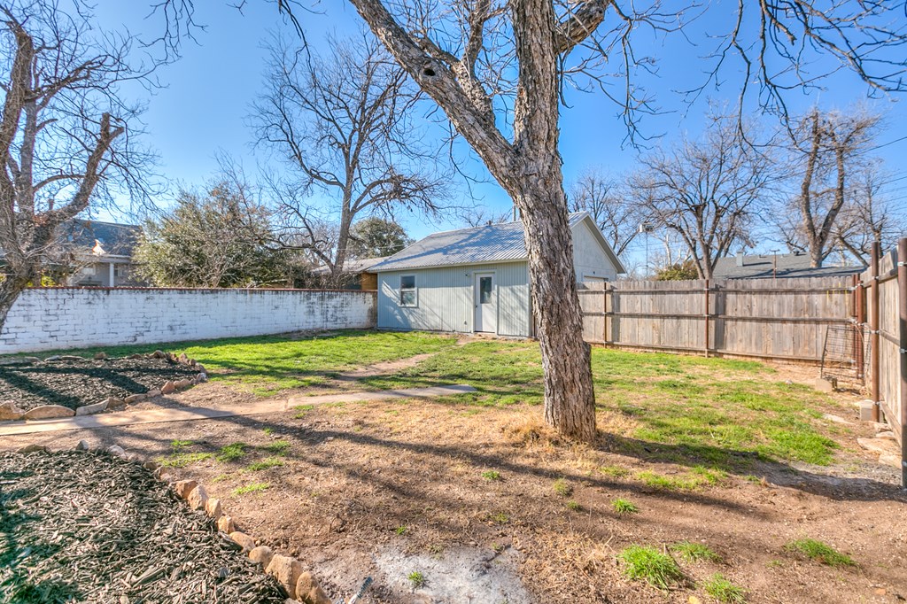 1316 Live Oak St Property Photo 31