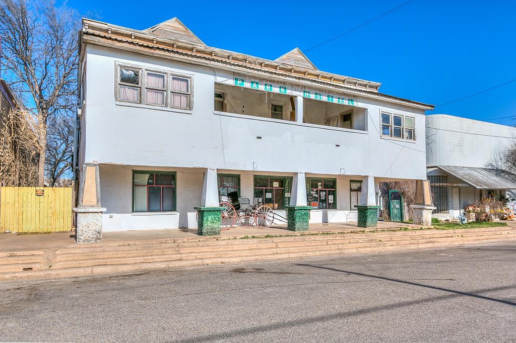 107 S 6th St Property Photo