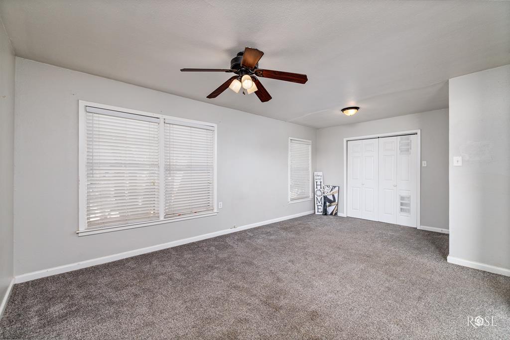 2312 W Harris Ave Property Photo 6