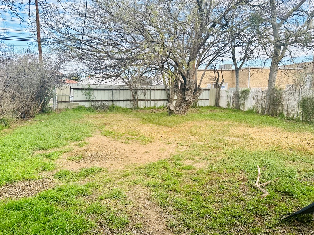 2312 W Harris Ave Property Photo 17