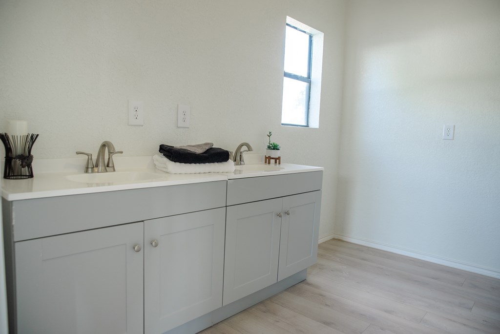 209 6th Ave Property Photo 11
