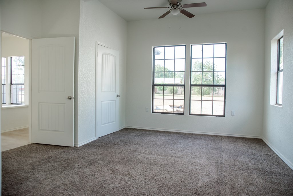 209 6th Ave Property Photo 13