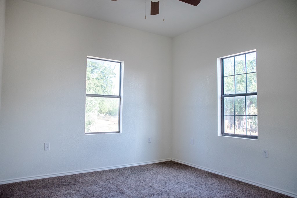 209 6th Ave Property Photo 15