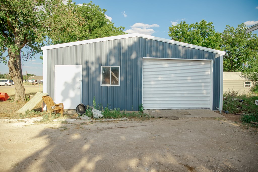 209 6th Ave Property Photo 17