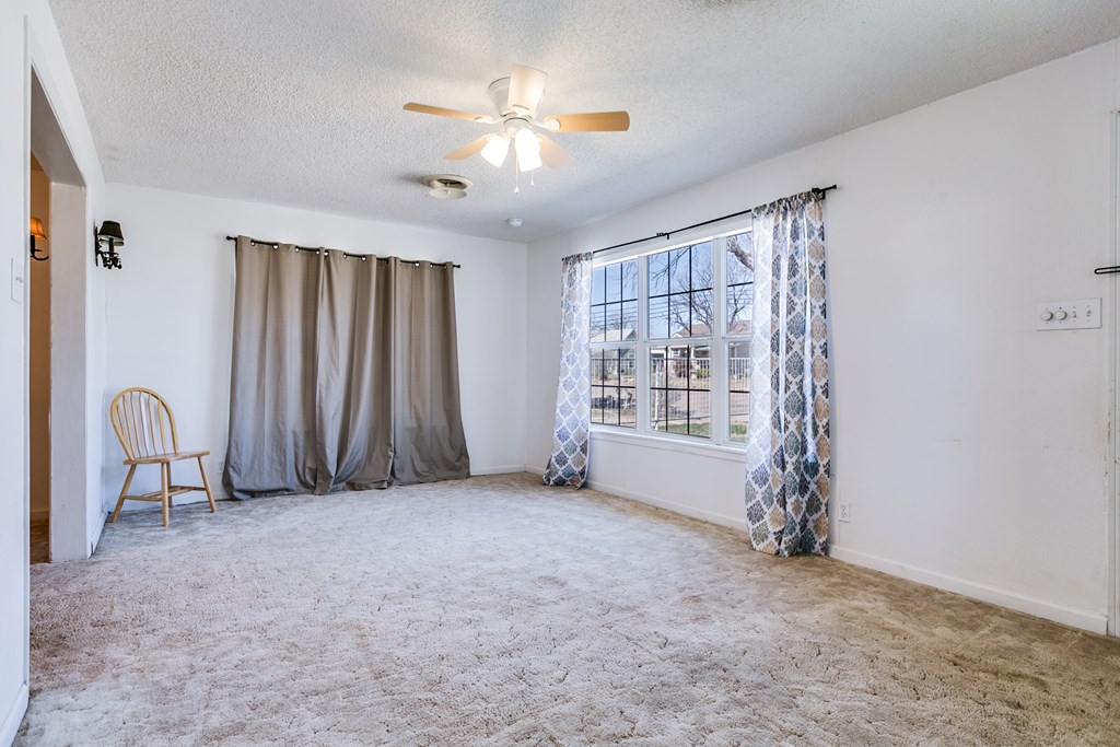 1203 8th St Property Photo 5