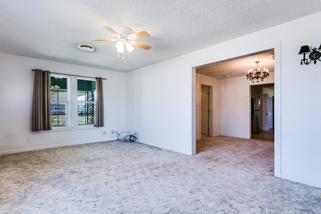 1203 8th St Property Photo 6