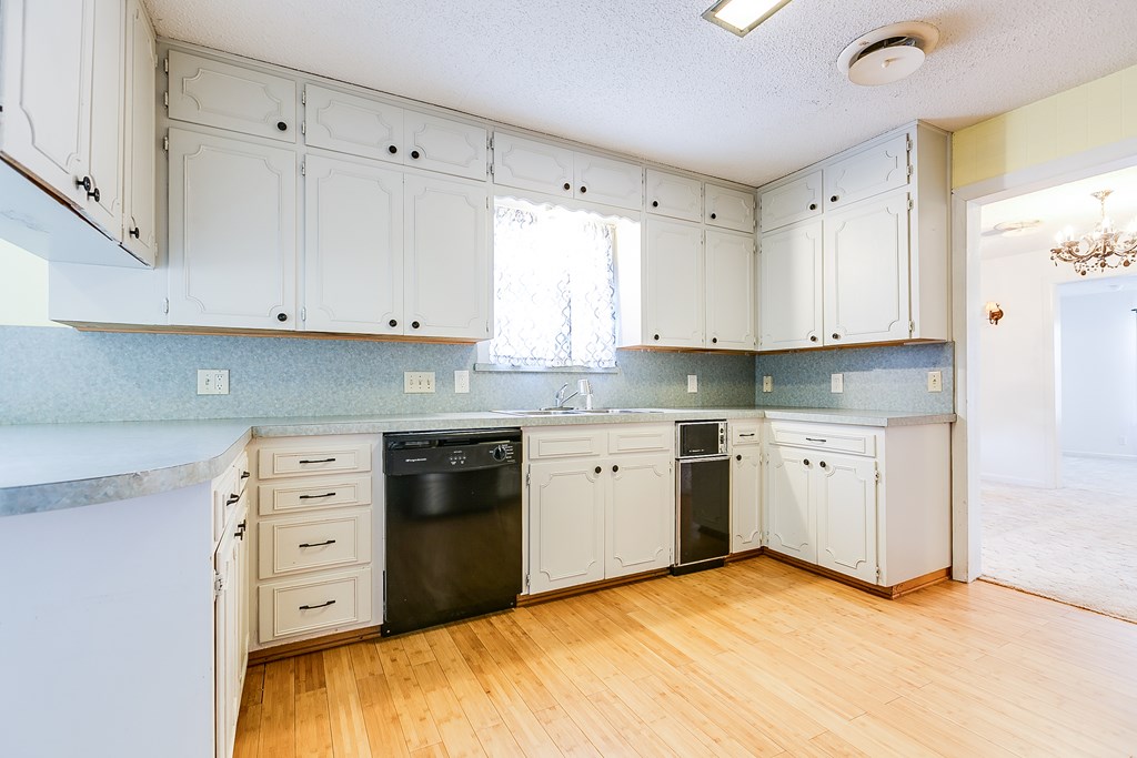 1203 8th St Property Photo 9