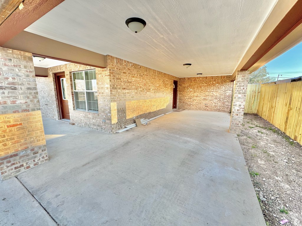 115 W Ave M Property Photo 3