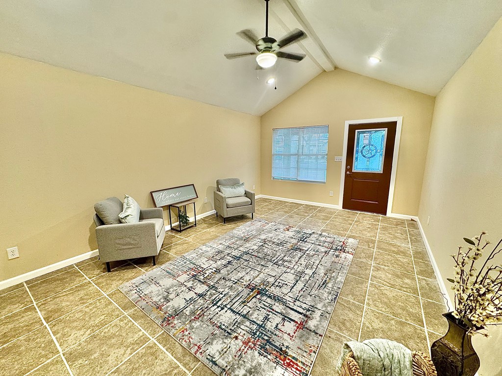 115 W Ave M Property Photo 5