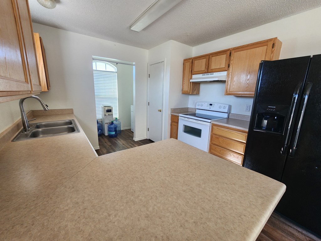 1202 Wallace Lane Property Photo 6