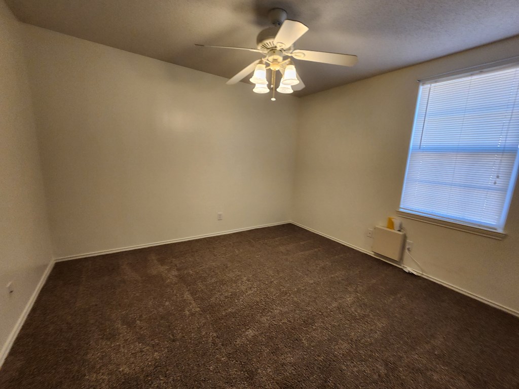 1202 Wallace Lane Property Photo 8