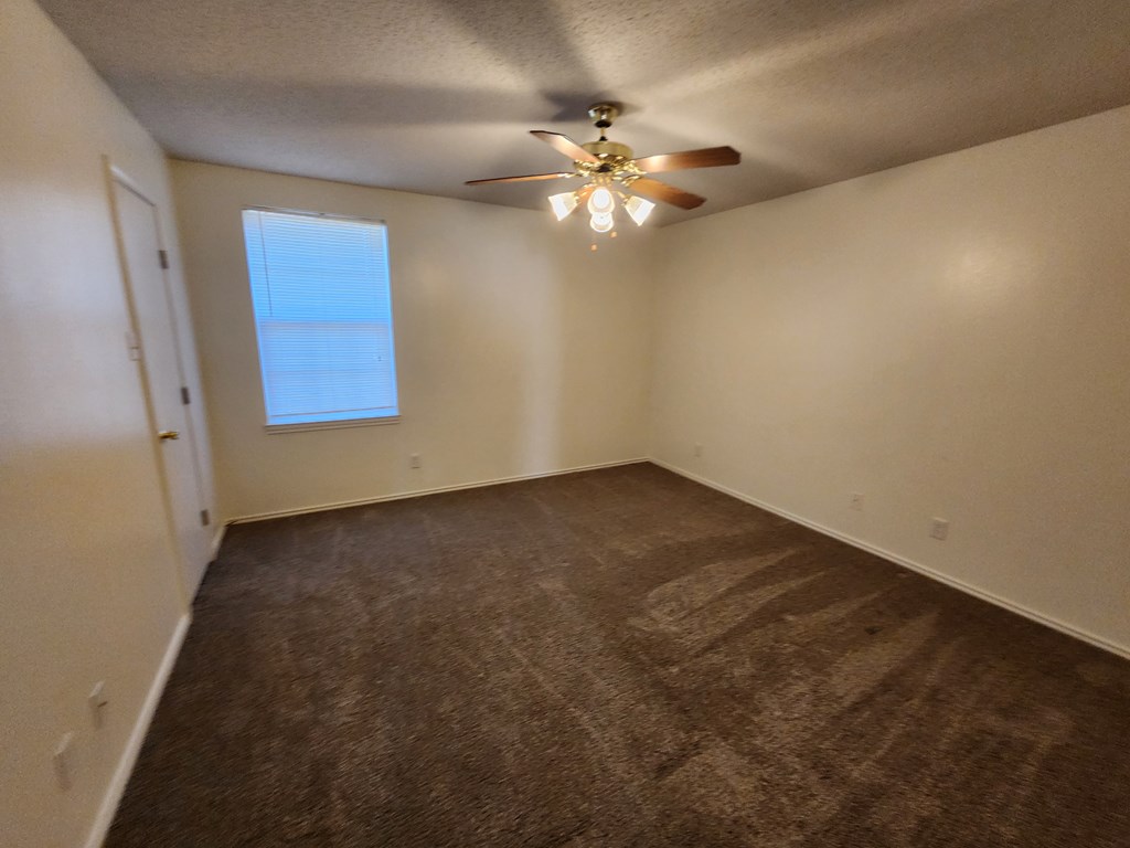 1202 Wallace Lane Property Photo 9