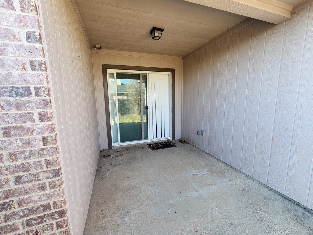 1202 Wallace Lane Property Photo 11
