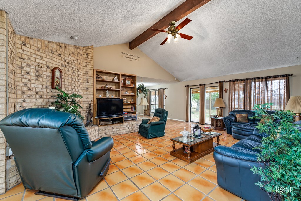 8638 Rainey Rd Property Photo 3