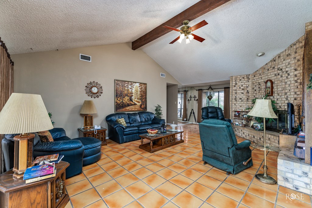 8638 Rainey Rd Property Photo 4