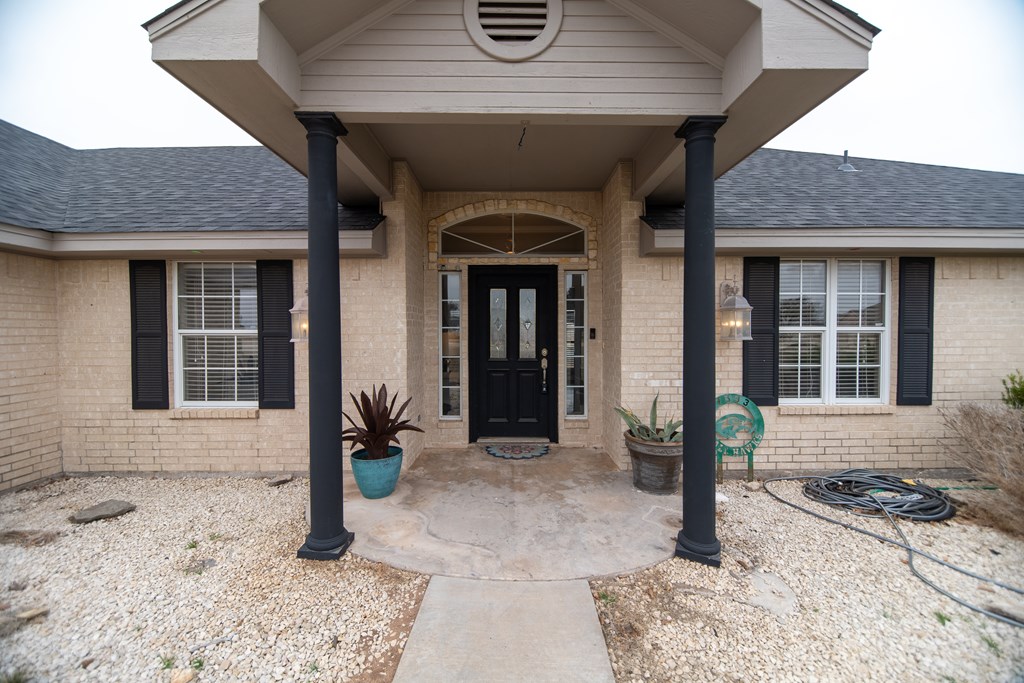 7593 Plantation Court Property Photo 2