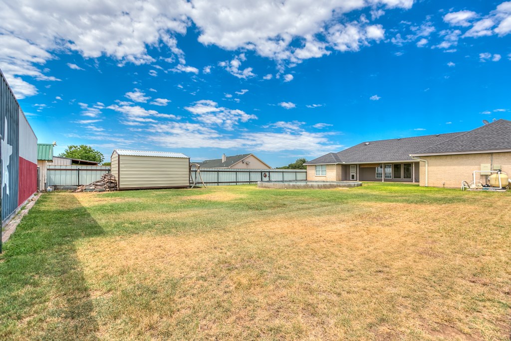 7593 Plantation Court Property Photo 8