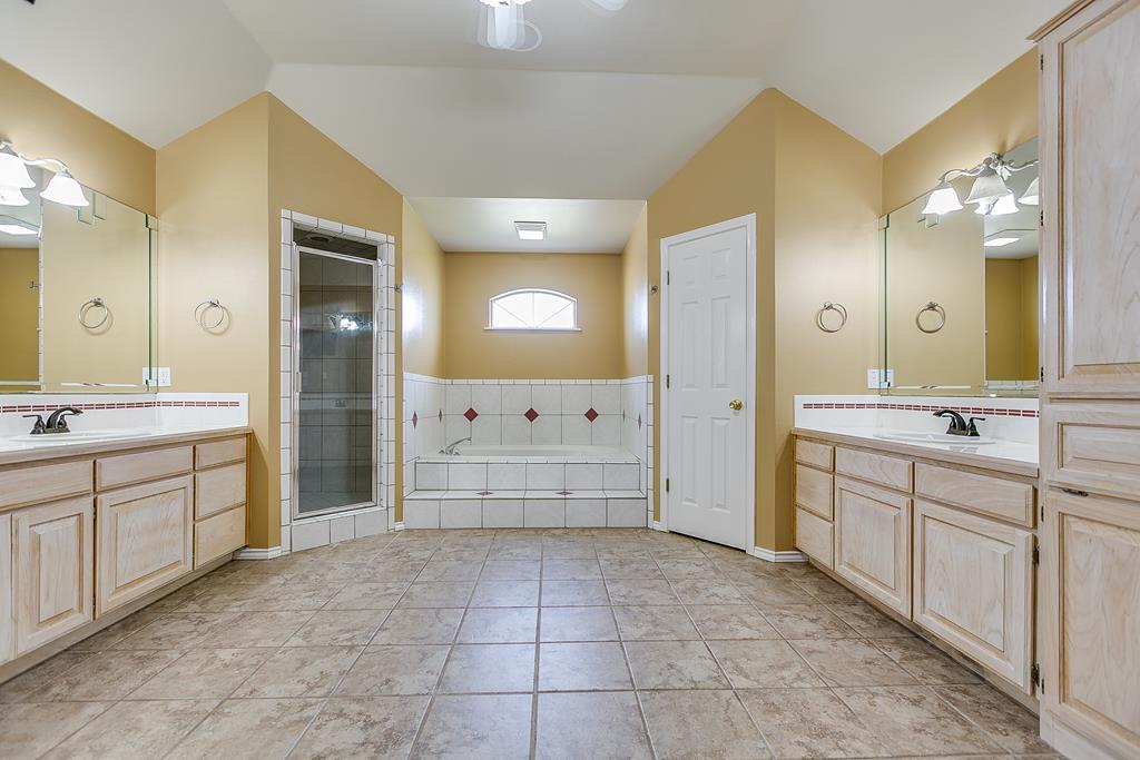 7593 Plantation Court Property Photo 24