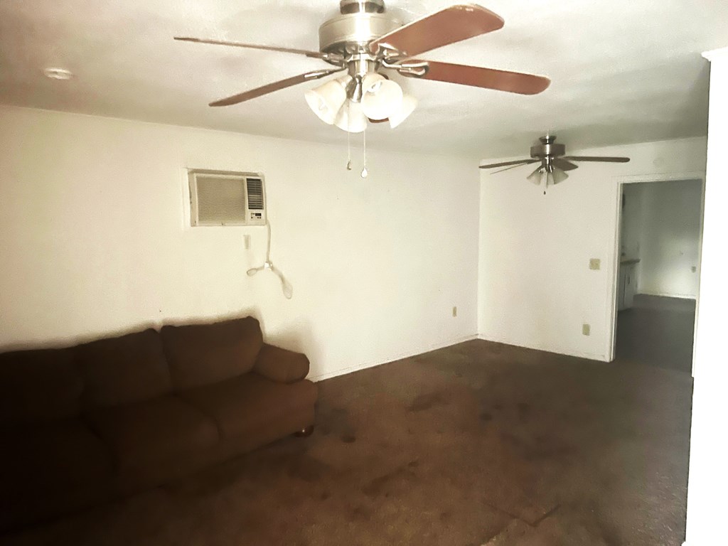 1302 Kilborn Property Photo 3
