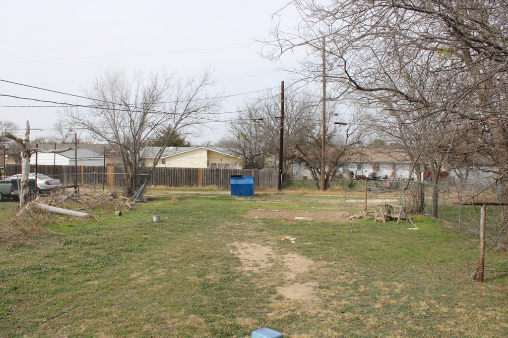 404 East Ave Property Photo 5