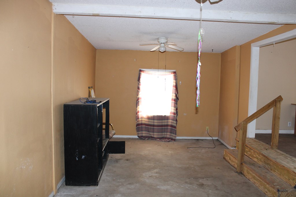 404 East Ave Property Photo 8
