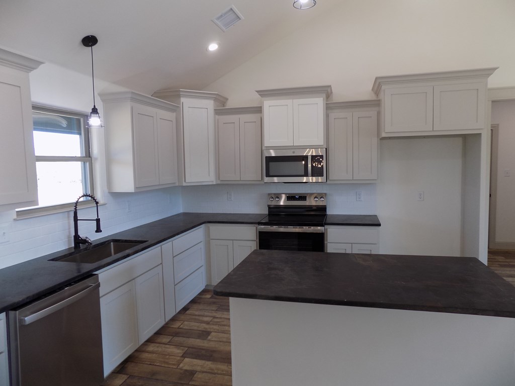 3018 Reindeer Run Property Photo 9