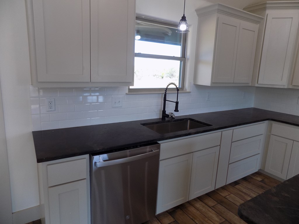 3018 Reindeer Run Property Photo 10
