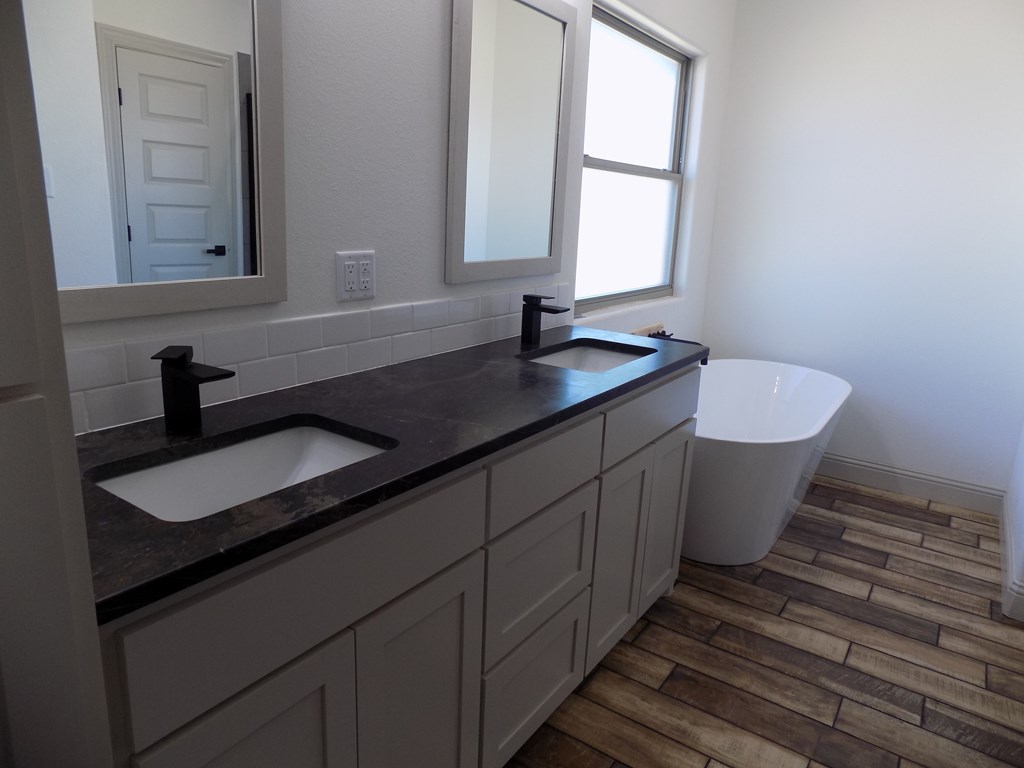 3018 Reindeer Run Property Photo 17